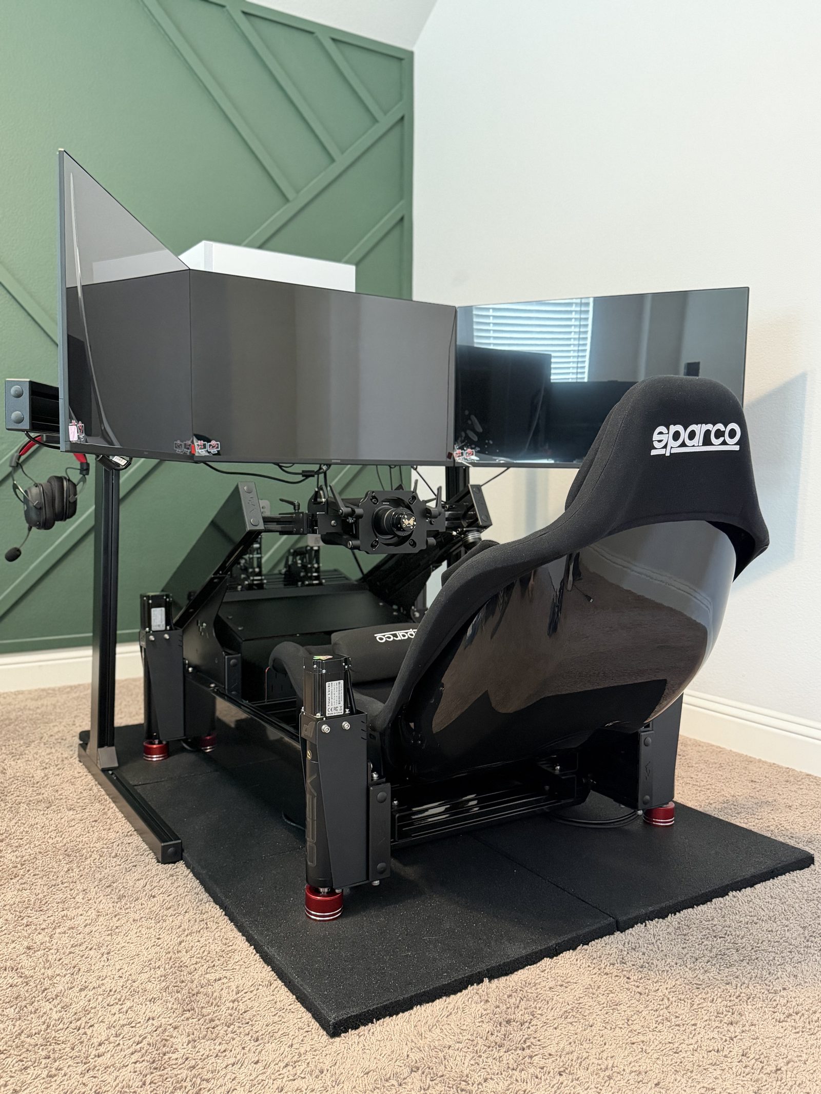 Complete motion simulator installed in a home